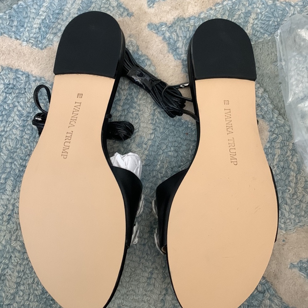 Lace up Ivanka Trump black/white sandal - Picture 5 of 12